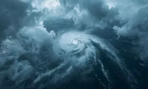 Alert : మొంథా తుఫాన్ ఎఫెక్ట్.. ఈ రోజు రాత్రి నుంచి భారీ వర్షాలు