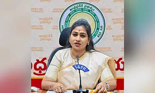 తుఫాన్ వార్తలపై సోషల్, డిజిటల్ మీడియా సంయమనం పాటించాలి తుఫాన్ వార్తలపై సోషల్, డిజిటల్ మీడియా సంయమనం పాటించాలి
