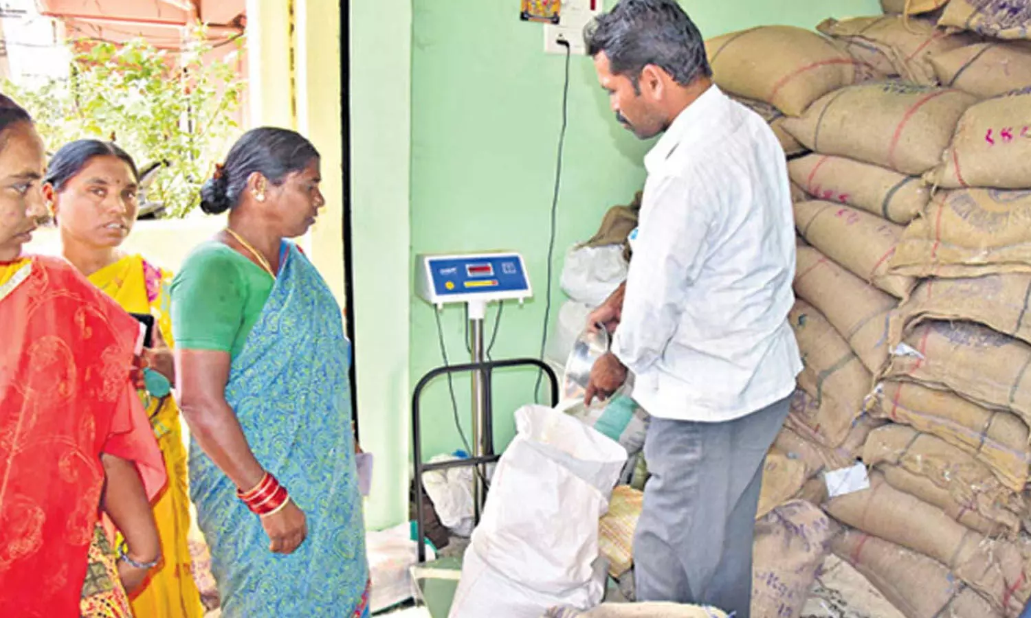 Andhrapradesh, Ration distribution, districts, cyclone warnings, Minister Nadendla Manohar Andhrapradesh, Ration distribution, districts, cyclone warnings, Minister Nadendla Manohar