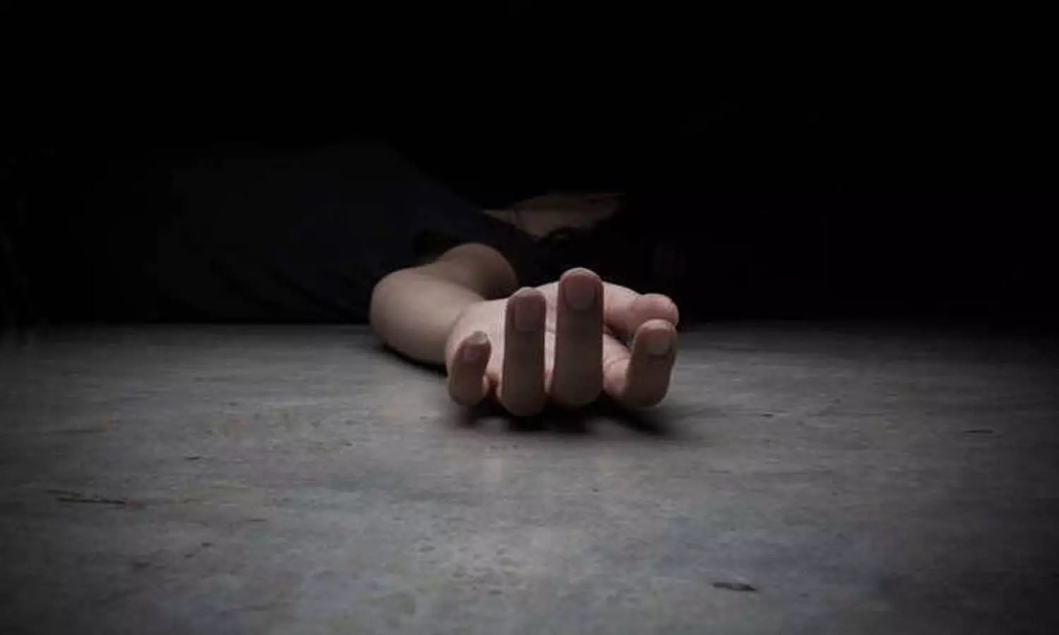 Crime News, Hyderabad, Rajendranagar, Air hostess suicide