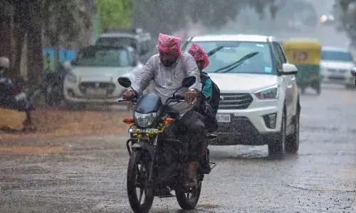Alert : తుఫాను ప్రభావిత ఏడు జిల్లాల్లో రాత్రి 8:30 నుంచి వాహనాల నిలిపివేత Alert : తుఫాను ప్రభావిత ఏడు జిల్లాల్లో రాత్రి 8:30 నుంచి వాహనాల నిలిపివేత