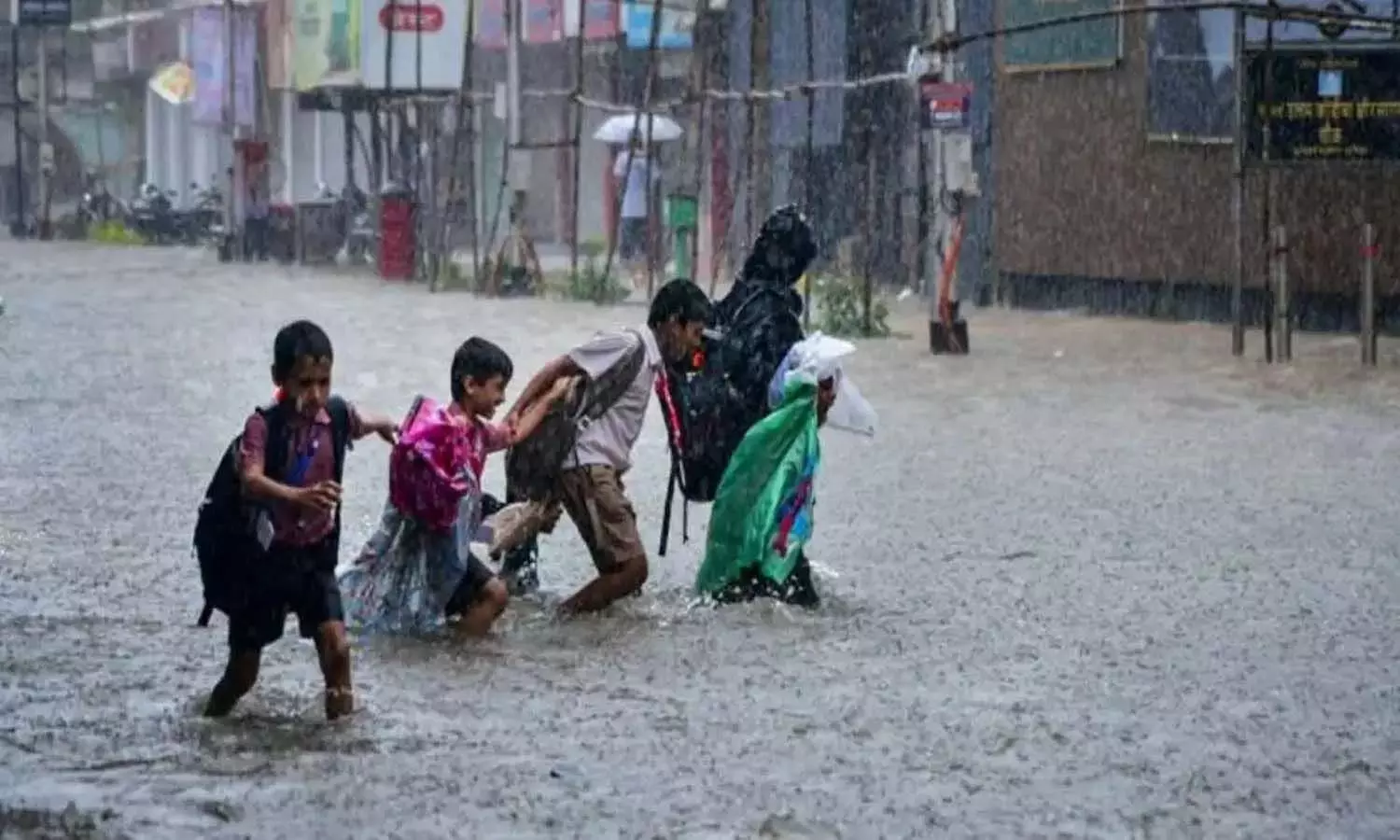 Telangana, Montha Cyclone, Holiday for educational institutions, Heavy Rains