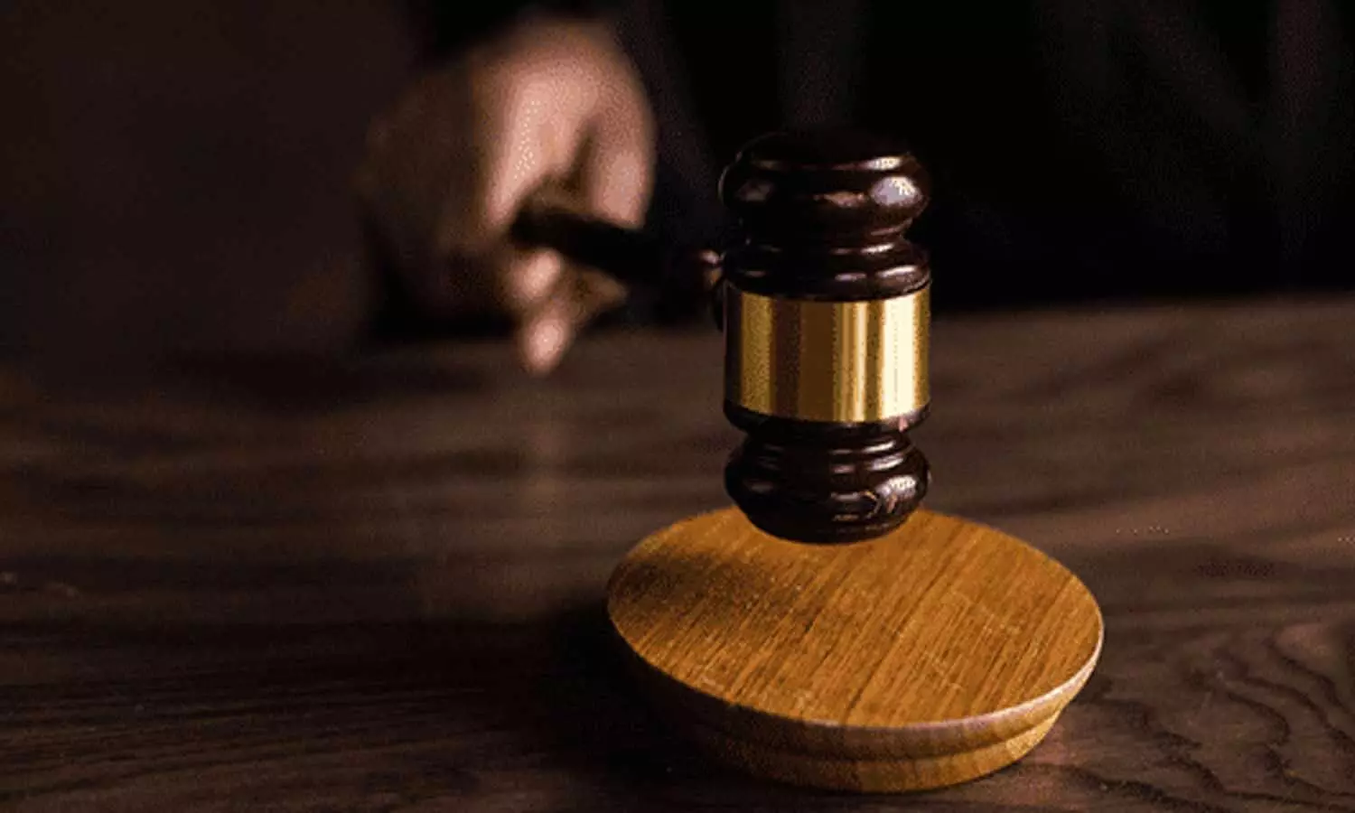 ఒకే కుటుంబానికి చెందిన ఐదుగురికి జీవిత ఖైదు ఒకే కుటుంబానికి చెందిన ఐదుగురికి జీవిత ఖైదు