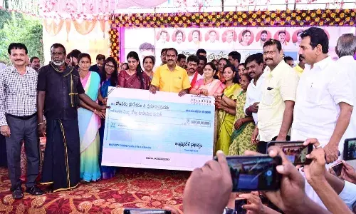 పోలవరం నిర్వాసితులకు రూ. 1000 కోట్లు పంపిణీ