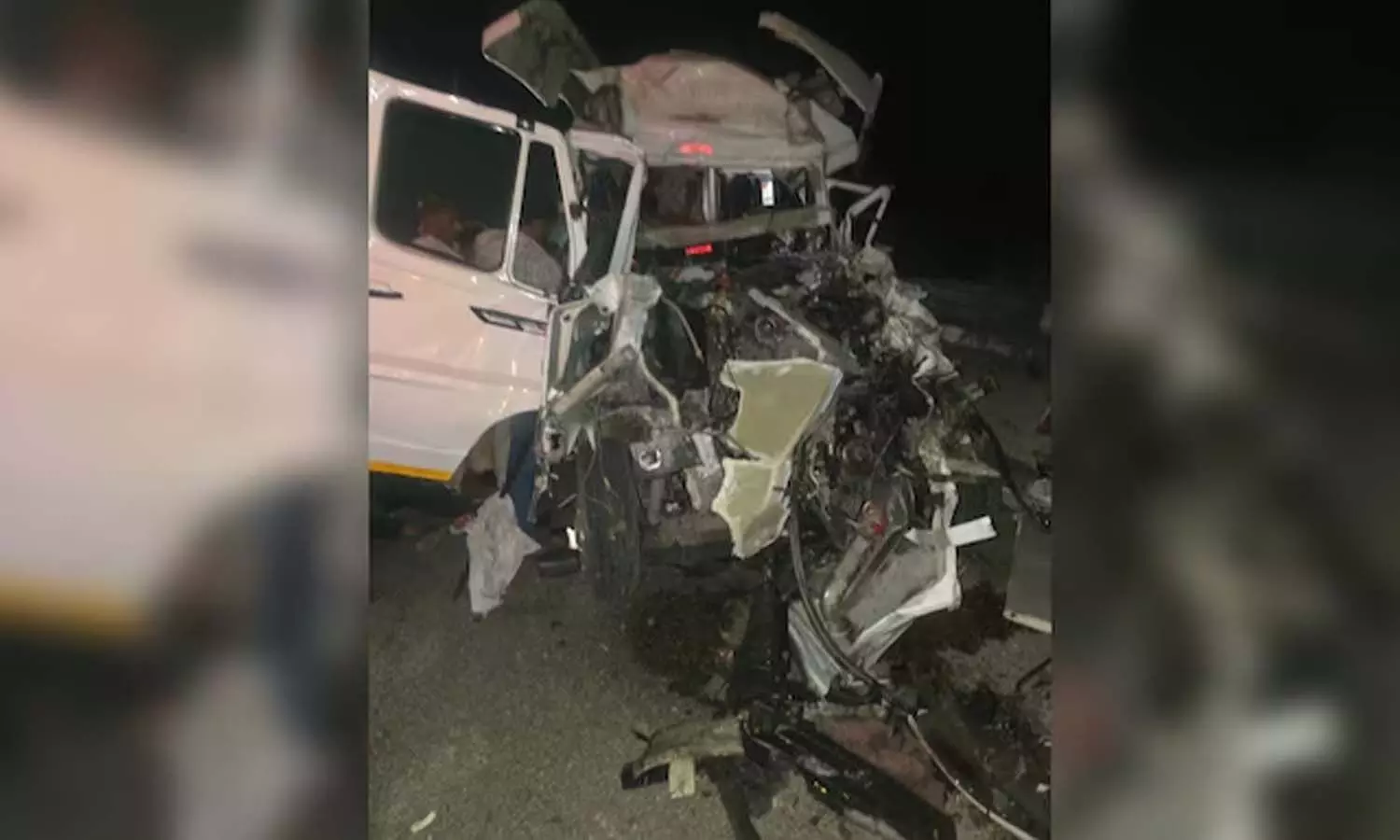 15 dead,  traveller rams parked truck, Jodhpur, Rajasthan 15 dead,  traveller rams parked truck, Jodhpur, Rajasthan