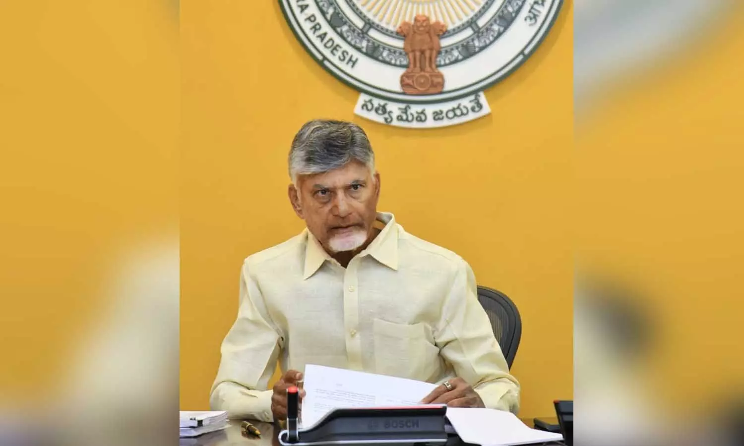 రాష్ట్రంలో మూడు మెగా సిటీలు, 15 ఇండస్ట్రియల్ జోన్లు : సీఎం చంద్రబాబు రాష్ట్రంలో మూడు మెగా సిటీలు, 15 ఇండస్ట్రియల్ జోన్లు : సీఎం చంద్రబాబు