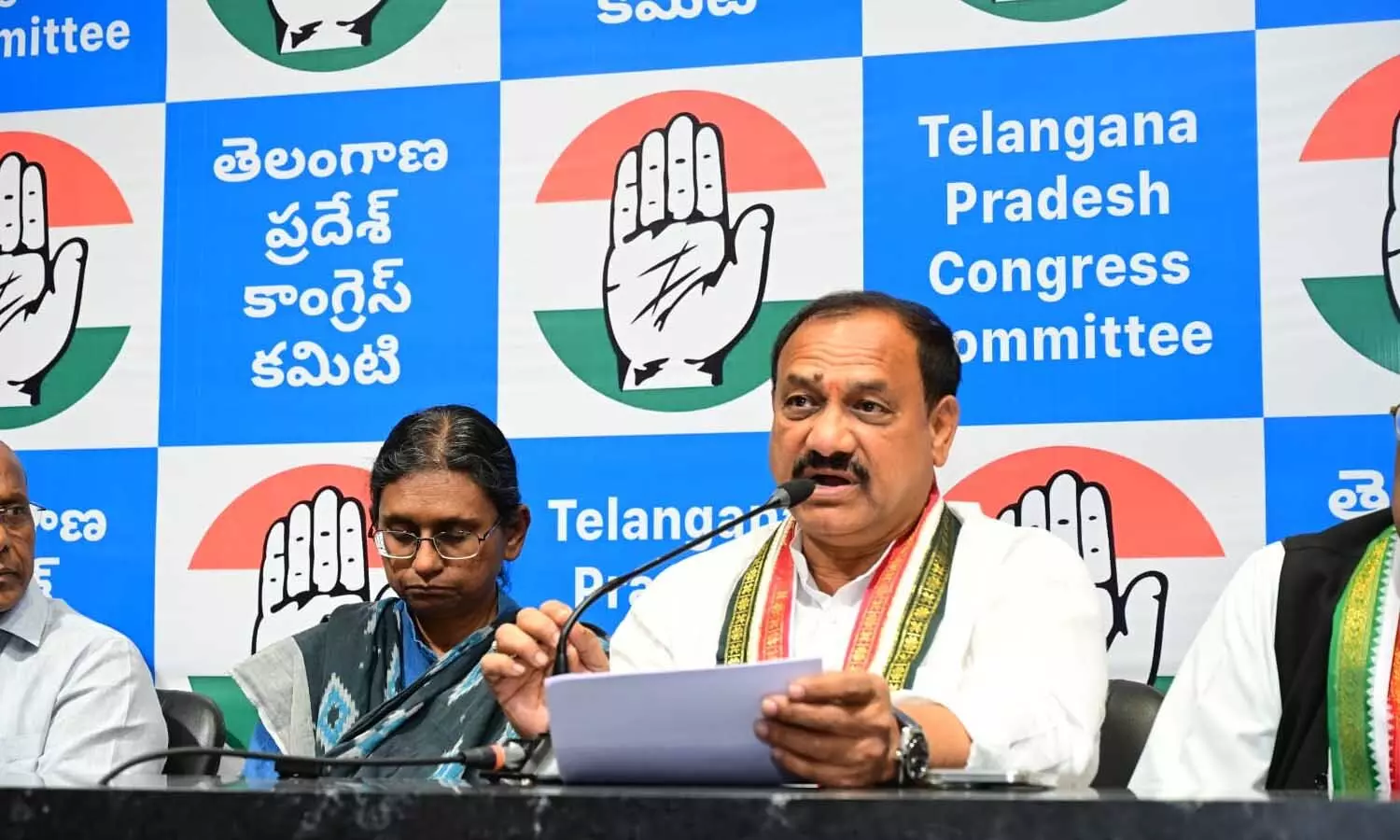 ఎలక్షన్ కమిషన్ ఆఫ్ ఇండియా బీజేపీ చెప్పు చేతుల్లో ఉంది : టీపీసీసీ చీఫ్‌