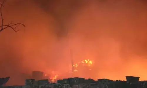 Several huts gutted, massive fire, Delhi slum, National news