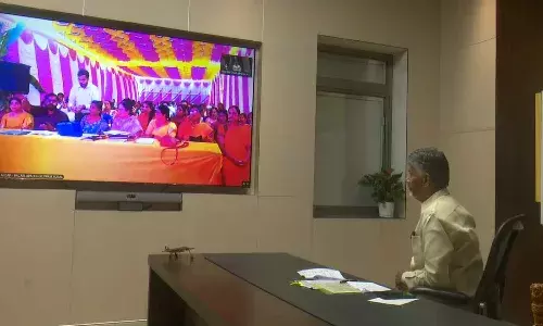 కుప్పంలో 7 పరిశ్రమలకు శంకుస్థాపన చేసిన సీఎం చంద్రబాబు కుప్పంలో 7 పరిశ్రమలకు శంకుస్థాపన చేసిన సీఎం చంద్రబాబు