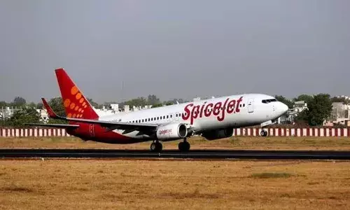 National News, SpiceJet, SpiceJet emergency landing, Kolkata airport, Subhash Chandra Bose International Airport
