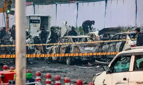 ఉగ్రవాదుల వ‌ద్ద మ‌రో కారు.. పోలీసుల చేతిలో ముఖ్యమైన క్లూ..!