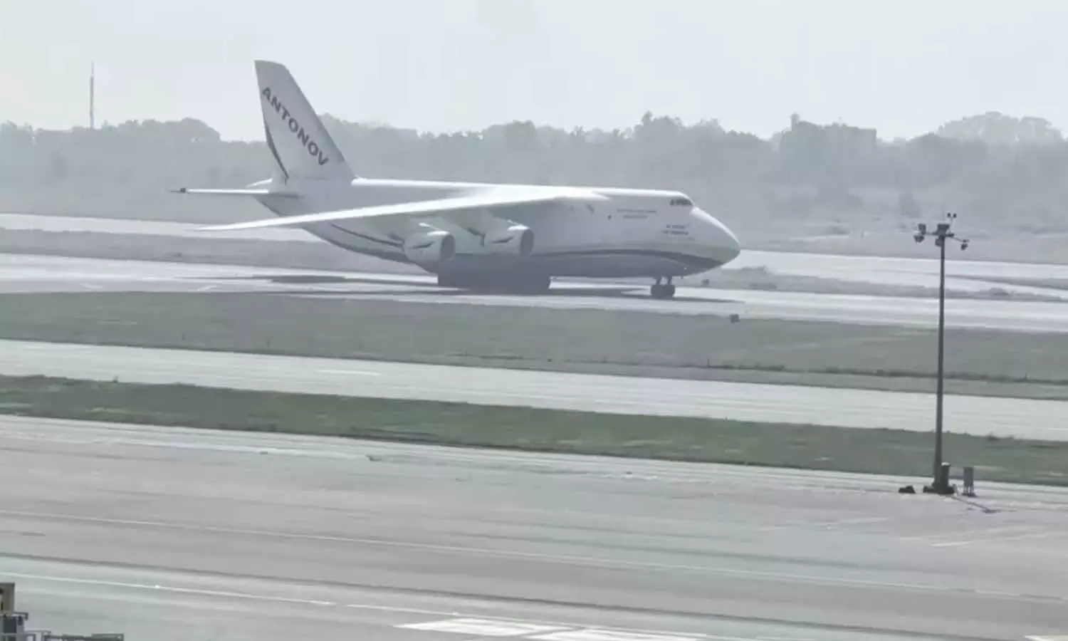 Video : హైదరాబాద్‌లో ల్యాండ్ అయిన ఆంటనోవ్ ఏఎన్-124 రుస్లన్