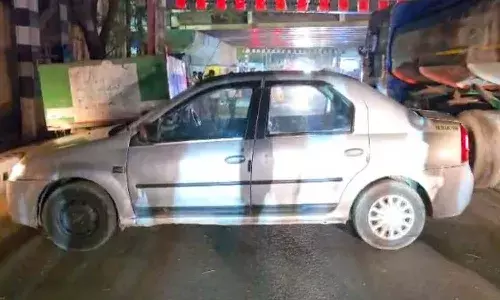 Car left abandoned, Kacheguda underpass, probe on, Hyderabad