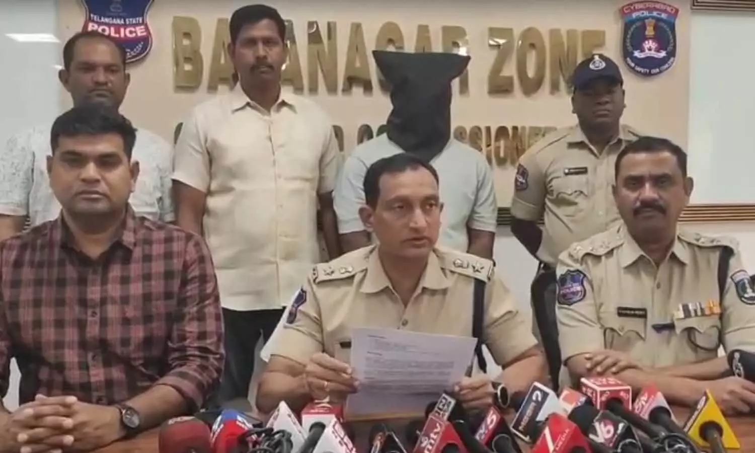 Hyderabad : డ‌బ్బు కోసం ఇంట్లోకి చొర‌బ‌డి యువ‌తిని హత్య చేసిన ఇంజనీరింగ్ విద్యార్థి