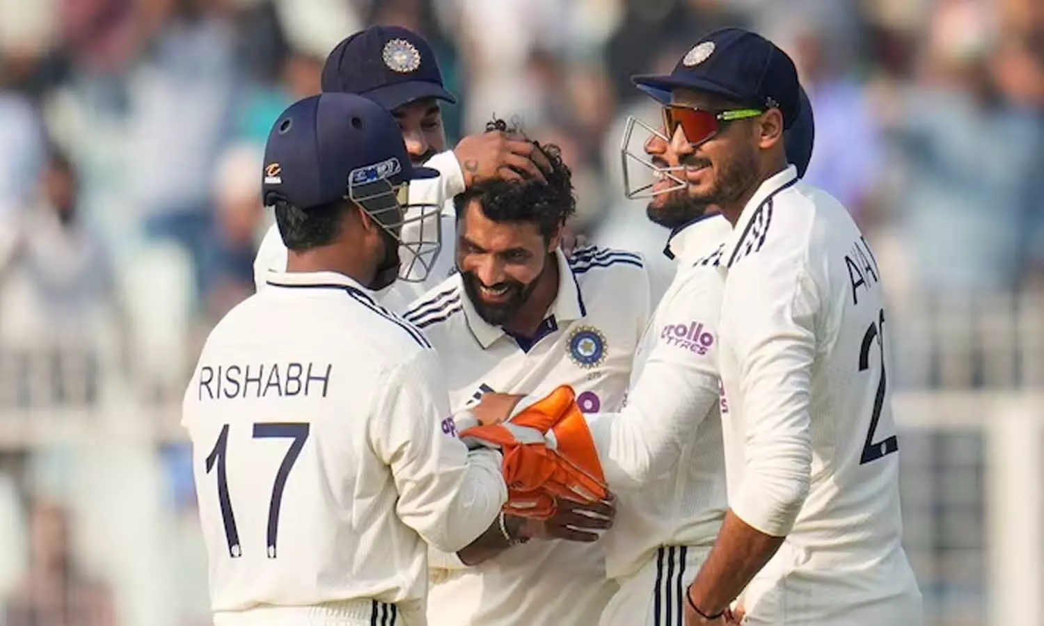 IND vs SA : తిప్పేసిన స్పిన్నర్లు.. రెండో రోజు కూడా మనదే..! IND vs SA : తిప్పేసిన స్పిన్నర్లు.. రెండో రోజు కూడా మనదే..!