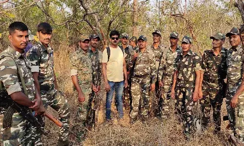 ప్రముఖ ఇన్వెస్టిగేటివ్ జర్నలిస్ట్ సుధాకర్ రెడ్డి ఉడుములకు పవన్ ప్రశంసలు ప్రముఖ ఇన్వెస్టిగేటివ్ జర్నలిస్ట్ సుధాకర్ రెడ్డి ఉడుములకు పవన్ ప్రశంసలు