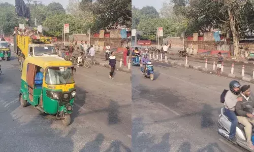 Red Fort Blast : పేలుడు జరిగిన రహదారిపై రాకపోకలు ప్రారంభం Red Fort Blast : పేలుడు జరిగిన రహదారిపై రాకపోకలు ప్రారంభం