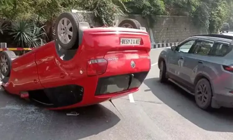 Car overturns,Tirumala Ghat road, three injured, APnews Car overturns,Tirumala Ghat road, three injured, APnews