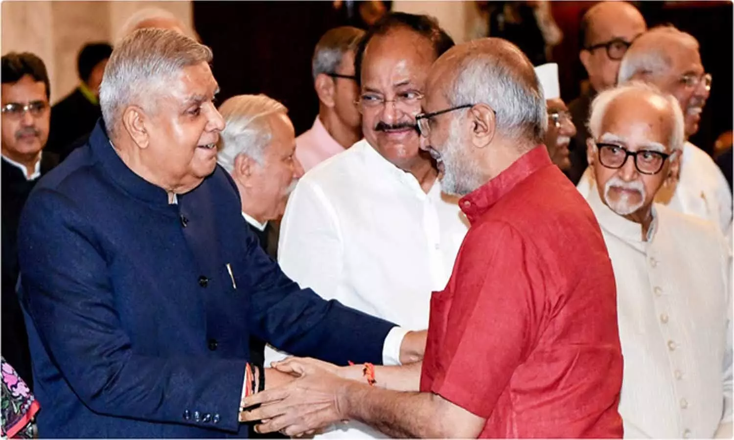 వైస్ ప్రెసిడెంట్ CP రాధాకృష్ణన్‌ను కలిసిన జగదీప్ ధంఖర్