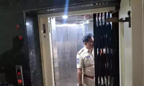 boy died, lift collapsed, Keerthy Apartments, Yellareddyguda, Hyderabad