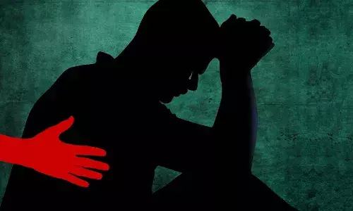 USA, woman gives caffeine to 11-year-old boy, assaults, Crime