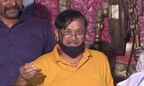 ఐబొమ్మ రవి రాబిన్ హుడ్ కాదు