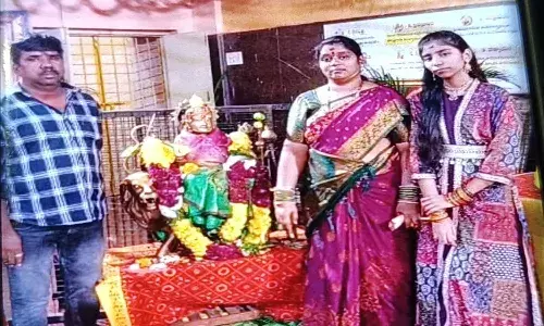 Crime News, Hyderabad, Amberpet, family commit suicide, three members