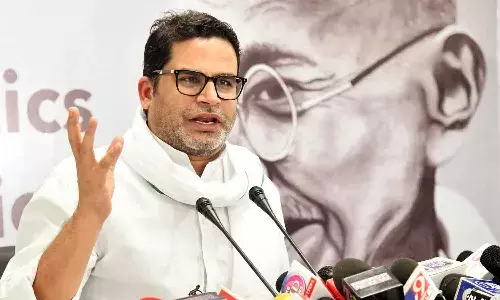 ప్రజలకు పరిచయమే లేని పార్టీలకు లక్షల్లో ఓట్లా..? ప్రజలకు పరిచయమే లేని పార్టీలకు లక్షల్లో ఓట్లా..?