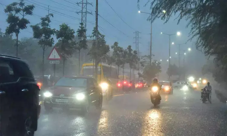 Meteorological Center, heavy rains, Telugu states,Cyclone Ditva Meteorological Center, heavy rains, Telugu states,Cyclone Ditva