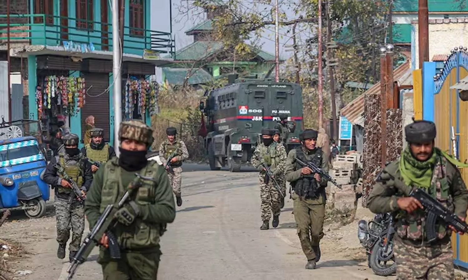 3 terror suspects, food, JammuKashmir, home, spark massive search operation 3 terror suspects, food, JammuKashmir, home, spark massive search operation