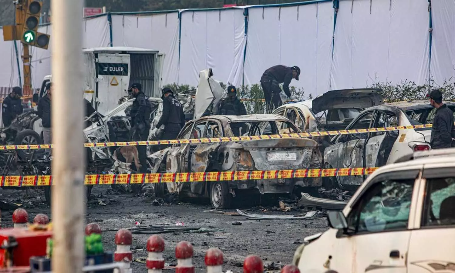 ఢిల్లీ పేలుడు కేసు నిందితుల రిమాండ్ పొడిగింపు ఢిల్లీ పేలుడు కేసు నిందితుల రిమాండ్ పొడిగింపు