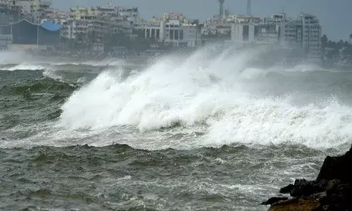 Cyclone Ditwah : రేపు, ఎల్లుండి ఈ జిల్లాల‌లో భారీ వ‌ర్షాలు