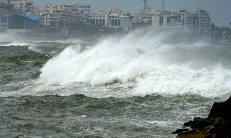 Cyclone Ditwah : రేపు, ఎల్లుండి ఈ జిల్లాల‌లో భారీ వ‌ర్షాలు