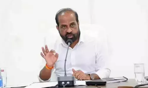 సర్జికల్ బ్లేడు లోపలే ఉంచి శస్త్రచికిత్స చేసిన వైద్యుడు.. మంత్రి సీరియ‌స్ యాక్ష‌న్..!