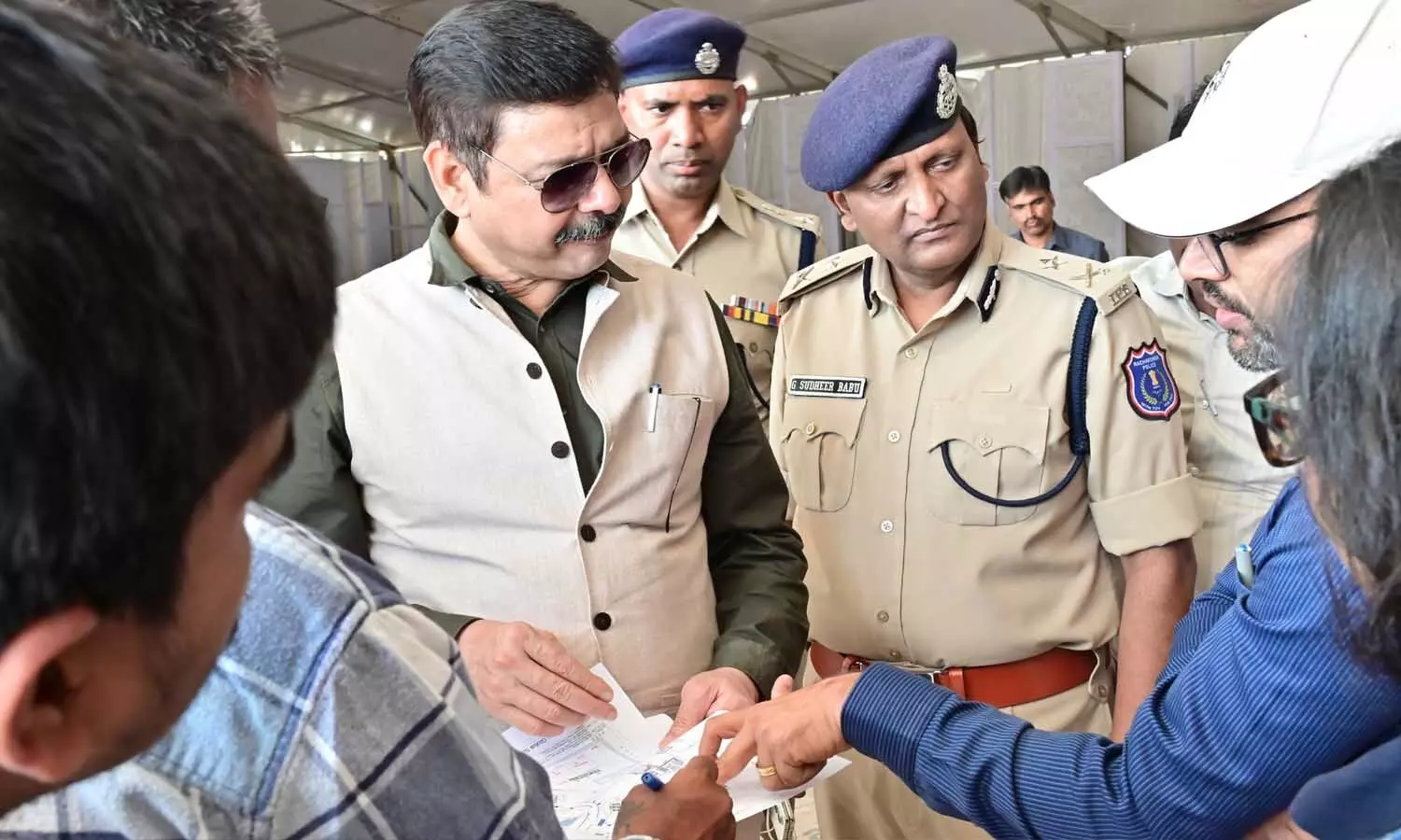 ఎలాంటి అసౌకర్యం క‌ల‌గొద్దు.. గ్లోబల్ సమ్మిట్‌పై అన్ని విభాగాల HODలతో పోలీసుల‌ సమీక్ష