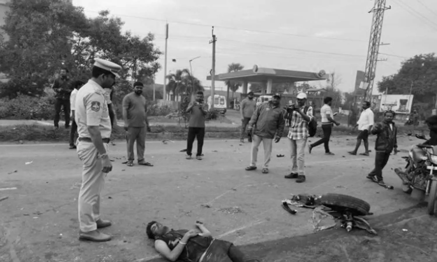 Crime News, Khammam district, Satthupalli, Car Accident, Three youth died