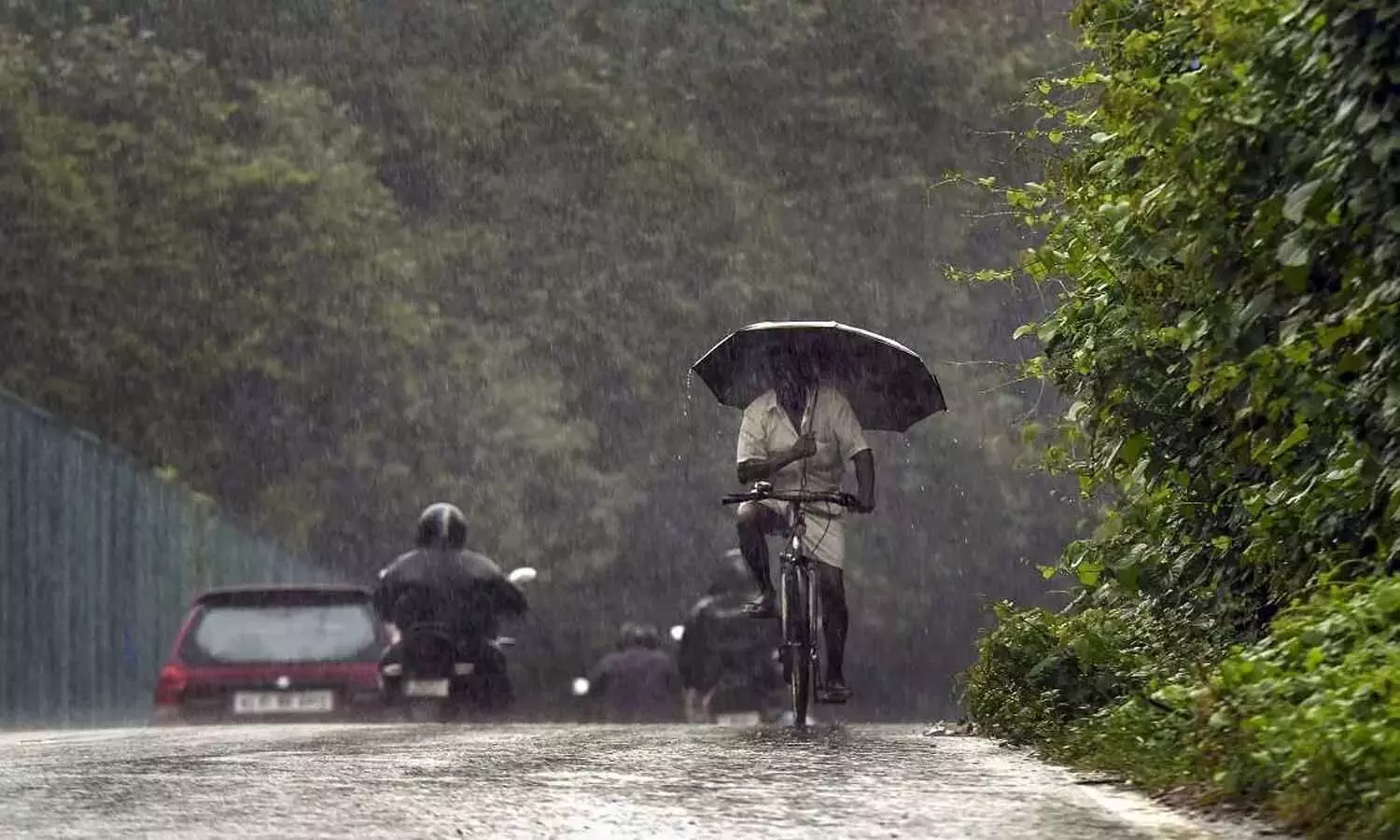 Rain Alert : రేపు ఈ జిల్లాల‌లో భారీ వ‌ర్షాలు