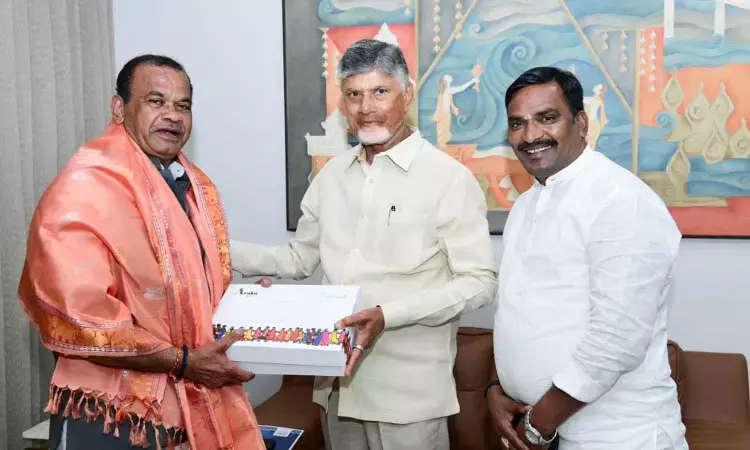 సీఎం చంద్రబాబును కలిసిన మంత్రి కోమటిరెడ్డి