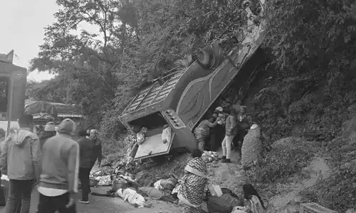 రాత్రిపూట భారీ వాహనాల రాకపోకల నిషేధం