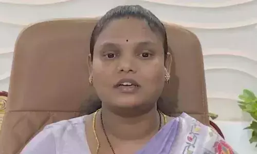 Nellore, Municipal Corporation Mayor, Potluri Sravanthi , resign