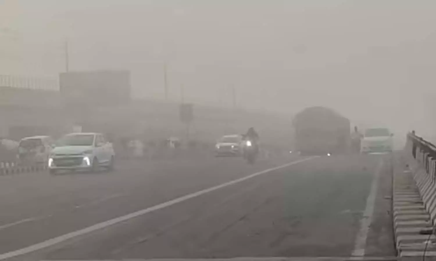 Dense fog grips Delhi, AQI , flight ops disrupted,IMD, Delhi