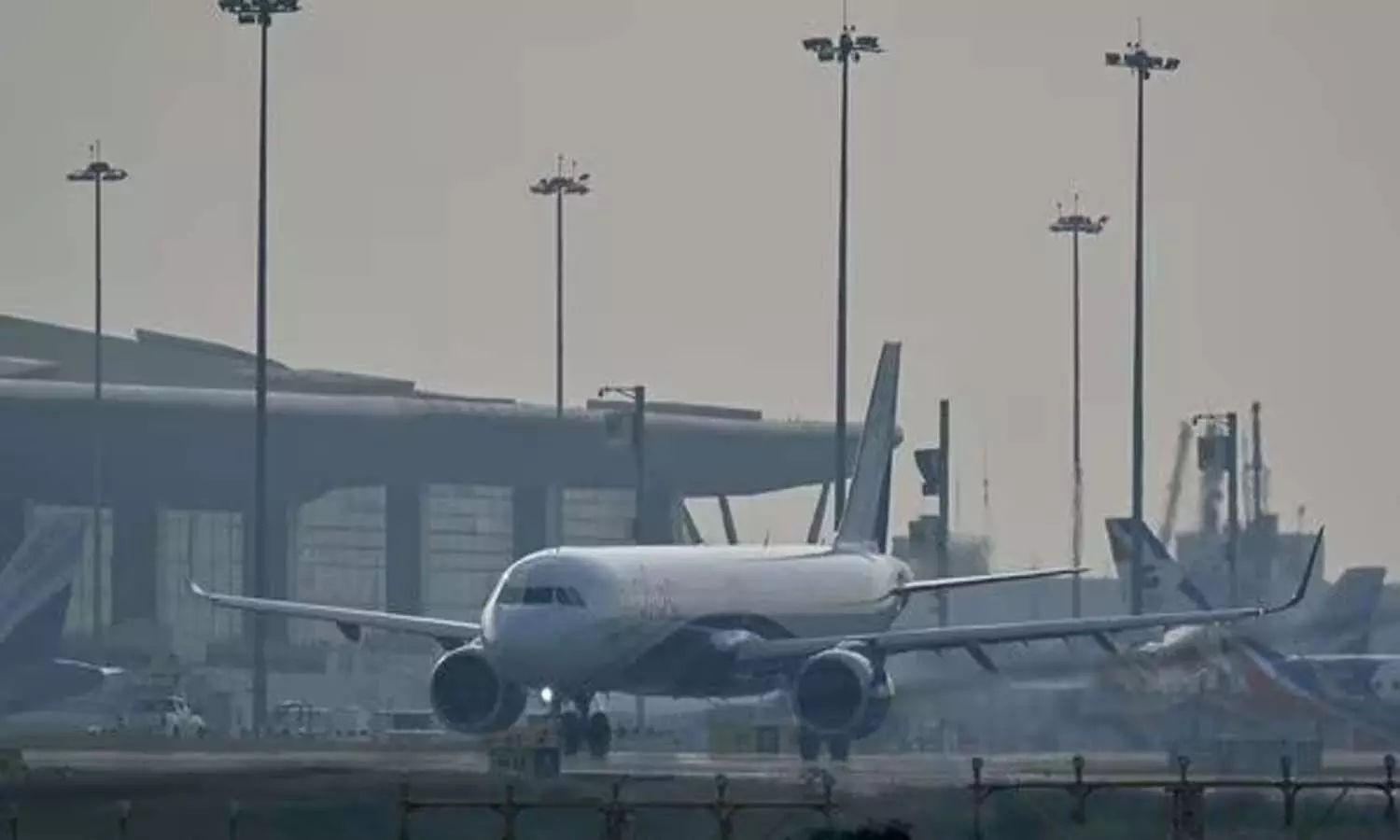 National News, Delhi, Delhi weather, Delhi airport, flights delayed National News, Delhi, Delhi weather, Delhi airport, flights delayed