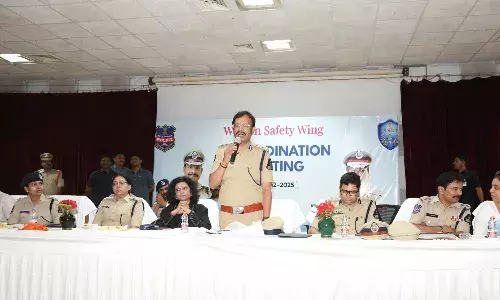 ట్రాన్స్‌జెండర్లకు హైదరాబాద్ సీపీ సజ్జనర్ హెచ్చరిక