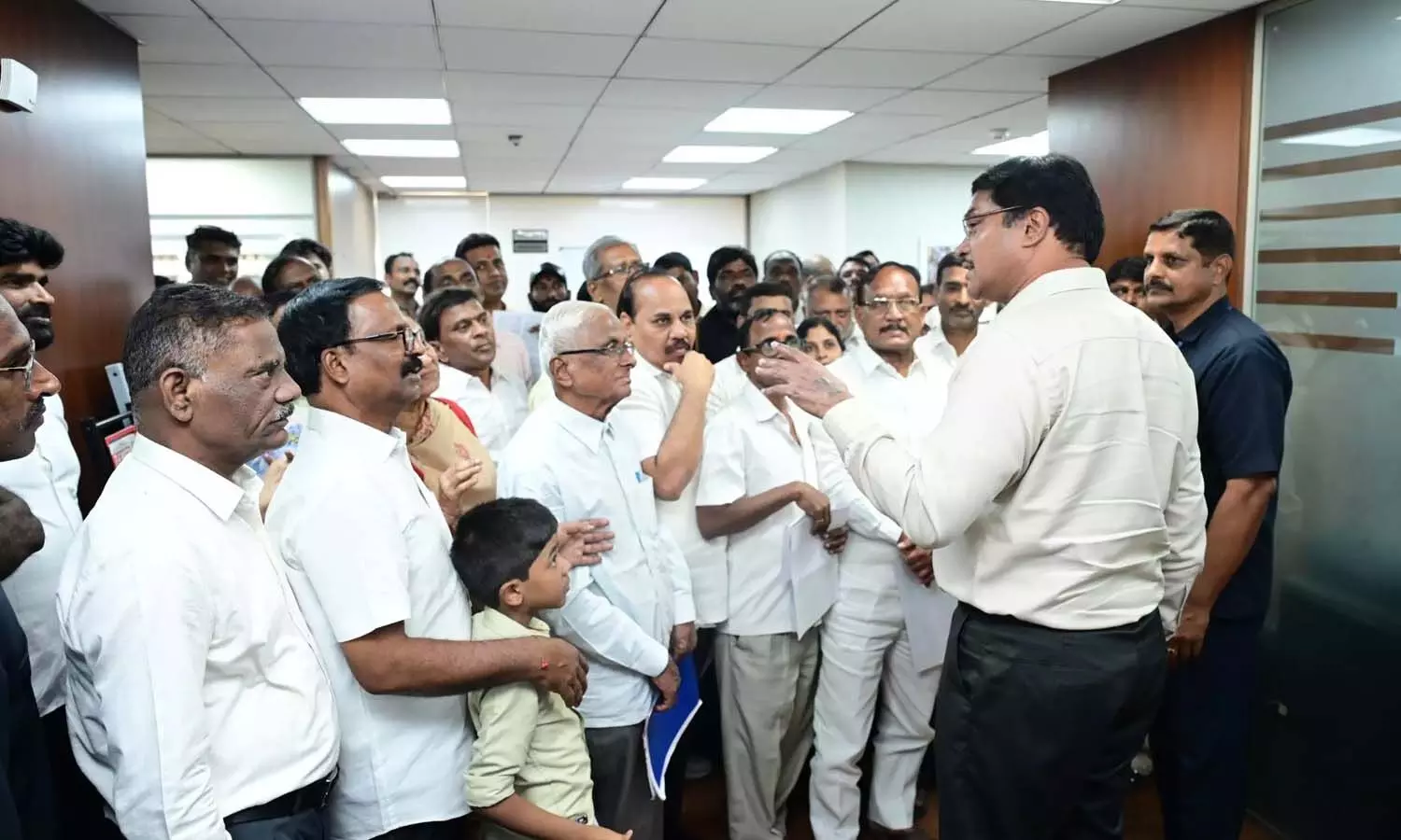 Locals complain, Hydraa, govt land,court complex , Kandlakoya, garbage dump yard Locals complain, Hydraa, govt land,court complex , Kandlakoya, garbage dump yard