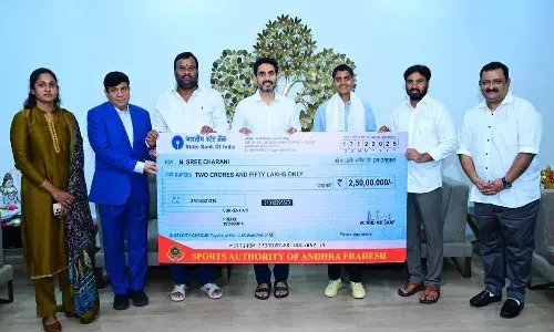 Andrapradesh, Amaravati, cricketer Sricharani, Nara Lokesh, Ap Government