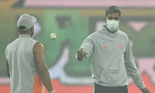 పొగమంచుతో దక్షిణాఫ్రికాతో మ్యాచ్ ఆలస్యం