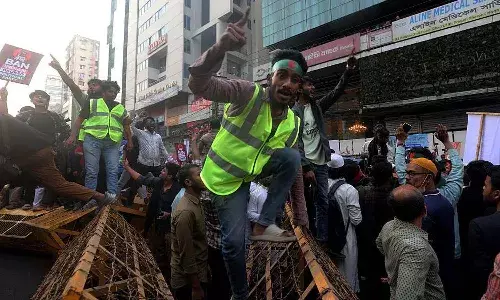 Bangladesh, Protests, Sheikh Mujibur Rehman, Awami League offices vandalised, osman hadi death Bangladesh, Protests, Sheikh Mujibur Rehman, Awami League offices vandalised, osman hadi death