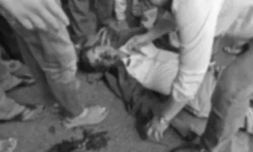 Hyderabad : అత్తాపూర్‌లో హిట్ అండ్ రన్.. కానిస్టేబుల్ దుర్మ‌ర‌ణం