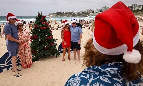 బోండి బీచ్‌లో క్రిస్మస్ సెలెబ్రేషన్స్ ఎలా ఉన్నాయంటే..!