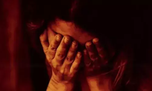 క్రిస్మస్ వేడుకల్లో మ‌హిళ‌ను లైంగికంగా వేధించిన‌ డెలివరీ బాయ్ అరెస్టు